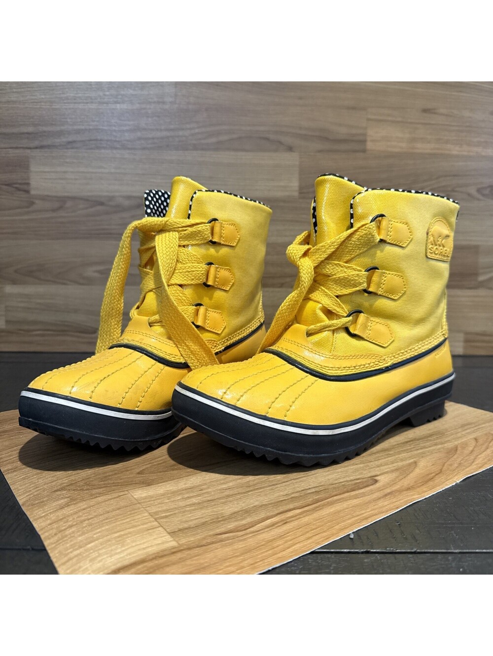 SOREL Women's Yellow Waterproof Lace Up Boots Size 7.5